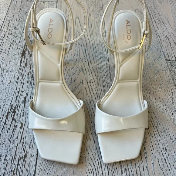 Aldo Cream Illustrious Sandal with Gold Heel size 8 - Picture 4 of 12